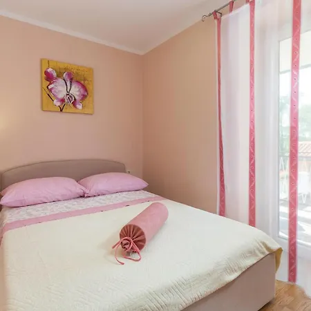 Beautiful Home In Topid Vakantiehuis Veligolji