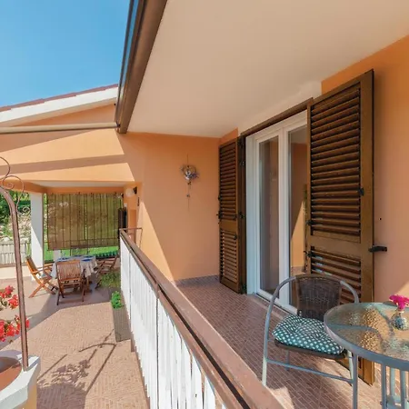 Beautiful Home In Topid Vakantiehuis Veligolji